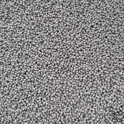 Moldeo a presión del polvo de metal del grano